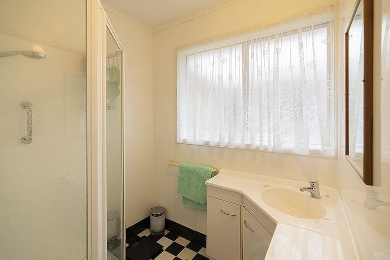 Photo of property in 18 Anthony Grove, Paraparaumu Beach, Paraparaumu, 5032