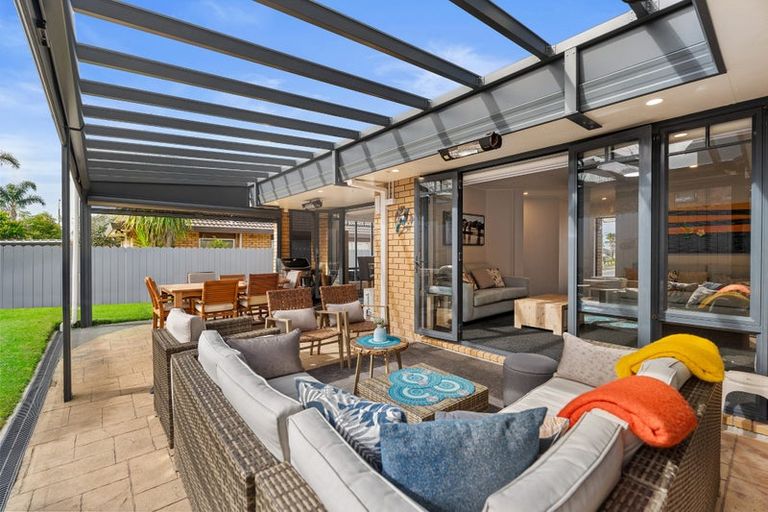 Photo of property in 108 Lakeside Drive, Orewa, 0931
