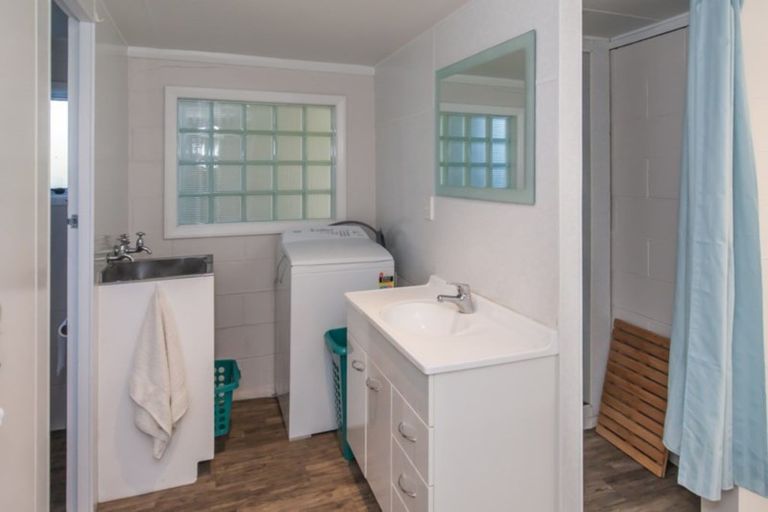 Photo of property in 35 Marine Parade South, Foxton Beach, Foxton, 4815