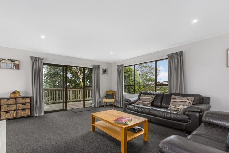 Photo of property in 10 Toporoa View, Ascot Park, Porirua, 5024