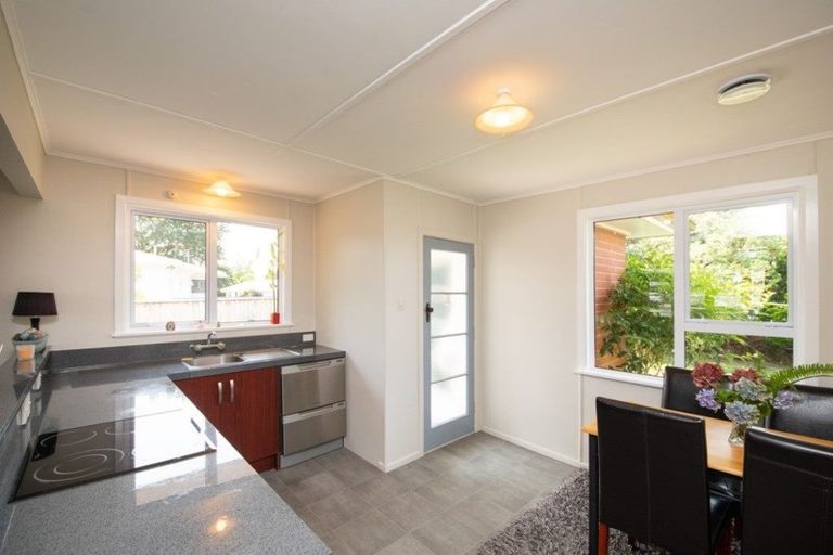 Photo of property in 8 Austin Place, Awapuni, Palmerston North, 4412