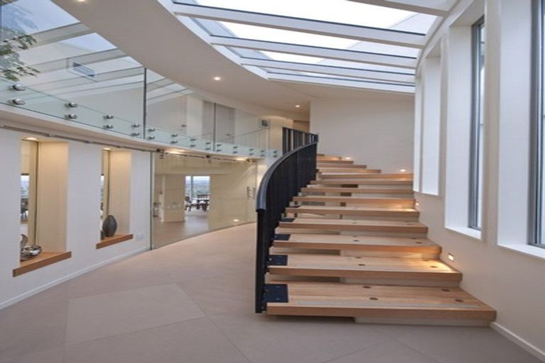 Photo of property in 22 Iles Lane, Cashmere, Christchurch, 8022