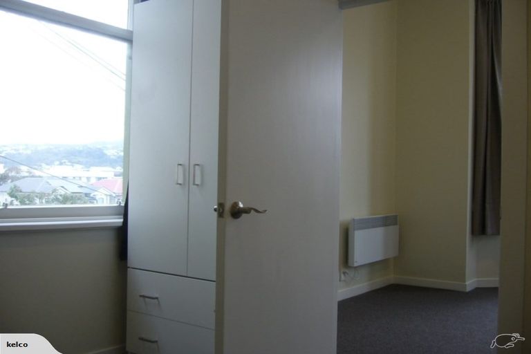 Photo of property in 4 Hawker Street, Mount Victoria, Wellington, 6011