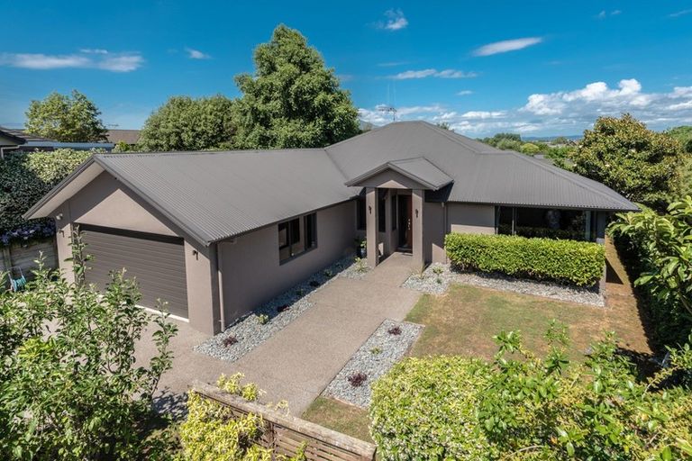 Photo of property in 15 Parkwood Place, Huntington, Hamilton, 3210