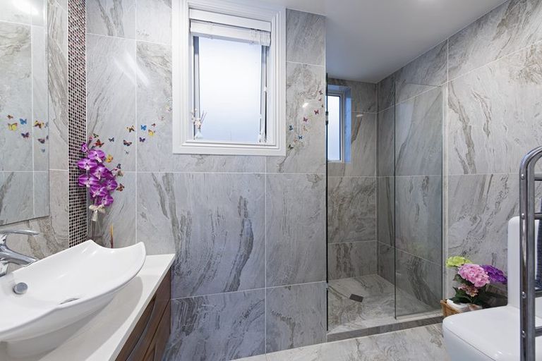 Photo of property in 2 Seacliffe Avenue, Belmont, Auckland, 0622