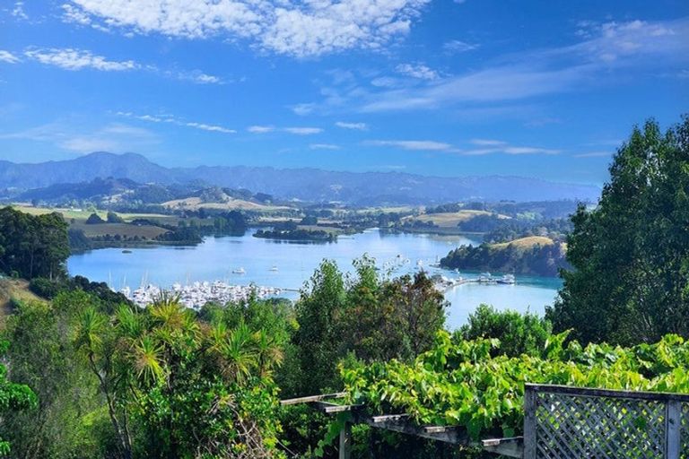 Photo of property in 76 Brick Bay Drive, Sandspit, Warkworth, 0982