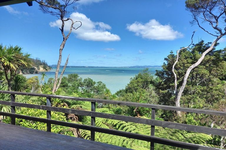 Photo of property in 6 Valhalla Drive, Beach Haven, Auckland, 0626