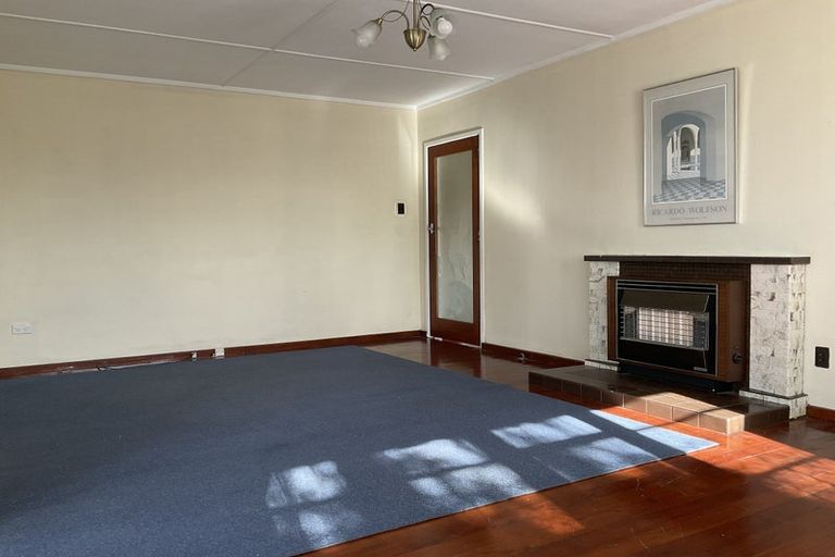 Photo of property in 5 Devon Place, Roslyn, Palmerston North, 4414
