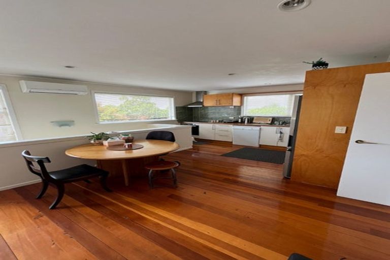 Photo of property in 8a Seine Road, Forrest Hill, Auckland, 0620