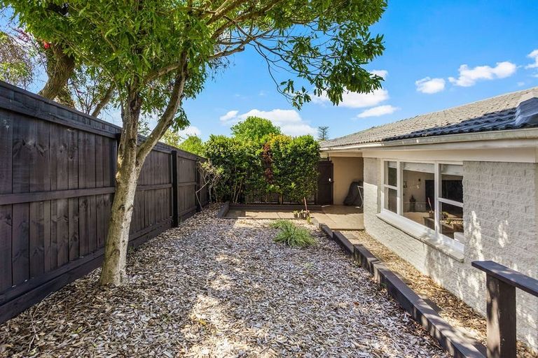 Photo of property in 1/1 Broadview Place, Howick, Auckland, 2014