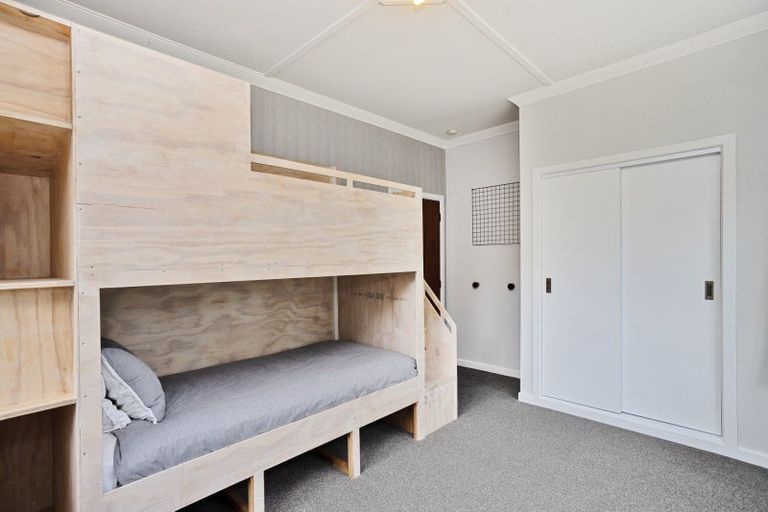 Photo of property in 129 Joseph Street, Waverley, Invercargill, 9810