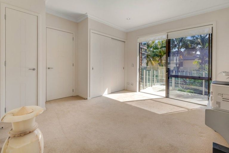 Photo of property in 39 Armstrong Farm Drive, East Tamaki Heights, Auckland, 2016