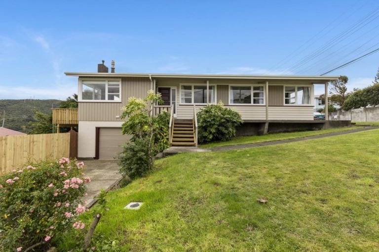 Photo of property in 16 Lord Street, Stokes Valley, Lower Hutt, 5019
