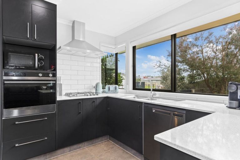 Photo of property in 86 Awataha Crescent, Pyes Pa, Tauranga, 3110