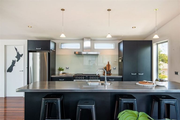 Photo of property in 45 Williamson Avenue, Belmont, Auckland, 0622