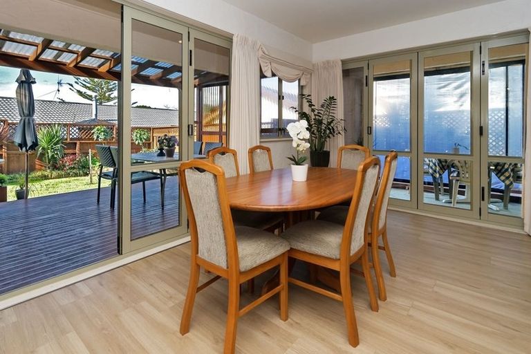 Photo of property in 79 Royal Road, Massey, Auckland, 0614