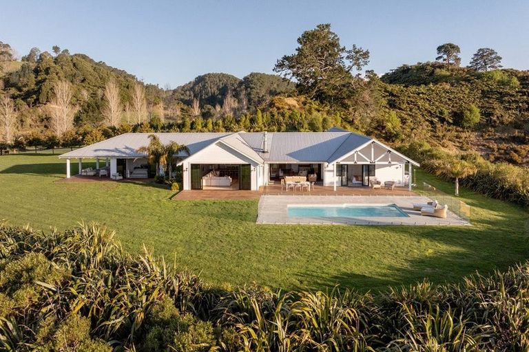Photo of property in 90 Tangiroimata Track, Pyes Pa, 3173