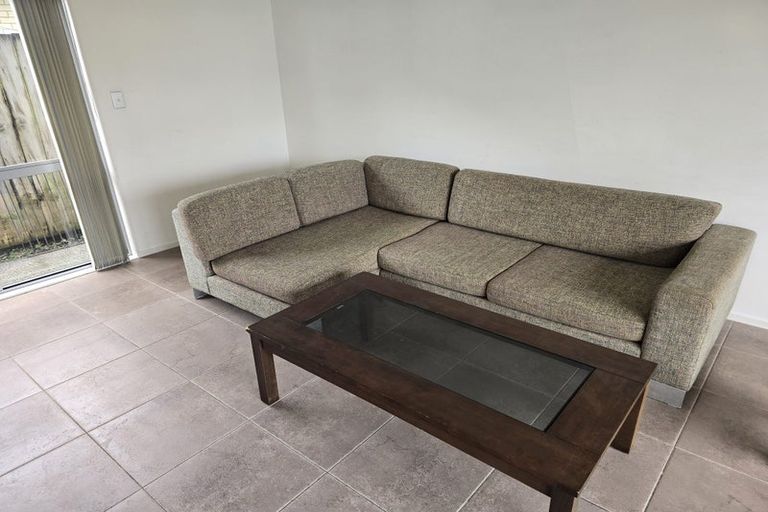 Photo of property in 10 Bushpark Place, Flat Bush, Auckland, 2016