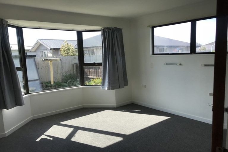 Photo of property in 2a Barclay Place, Burwood, Christchurch, 8061