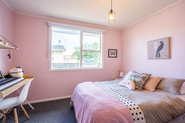 Photo of property in 16 Kaka Road, Raumati Beach, Paraparaumu, 5032
