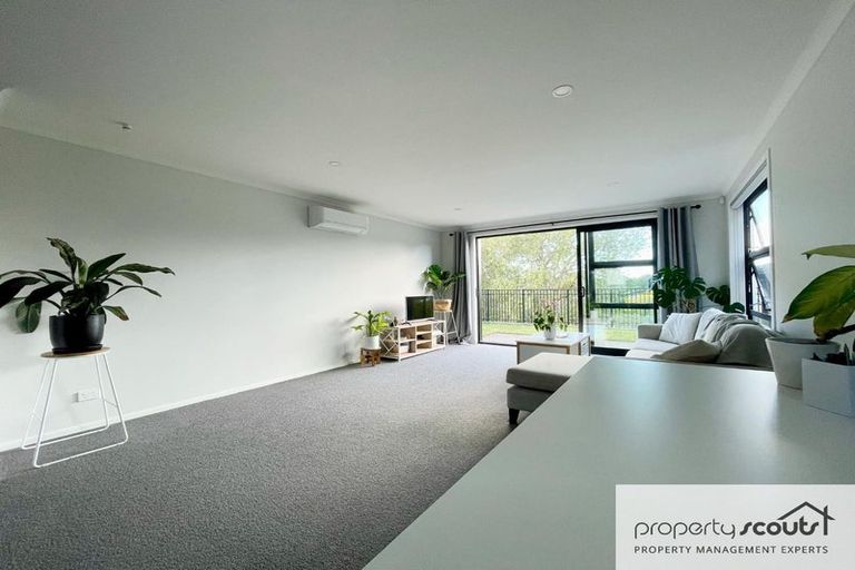 Photo of property in 20 Discovery Place, Marfell, New Plymouth, 4310