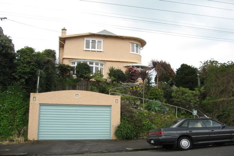 Photo of property in 74 Young Street, New Plymouth, 4310