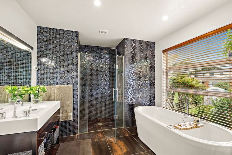 Photo of property in 9a Evelyn Place, Hillcrest, Auckland, 0627