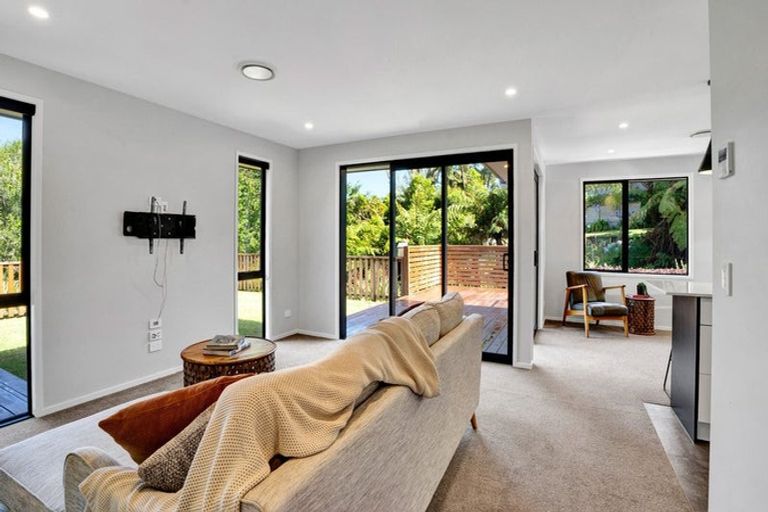 Photo of property in 8 Matau Lane, Ferndale, New Plymouth, 4310