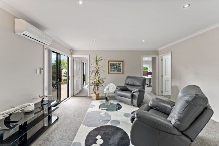 Photo of property in 157e Hobsonville Road, West Harbour, Auckland, 0618