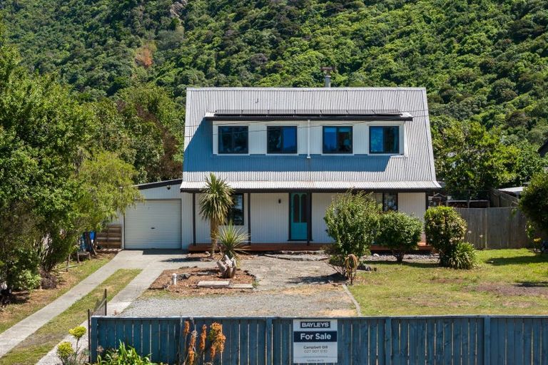 Photo of property in 309 Rarangi Beach Road, Rarangi, Blenheim, 7273