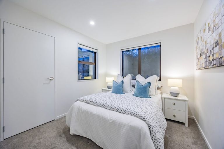 Photo of property in 3c Dawnhaven Drive, Te Atatu Peninsula, Auckland, 0610