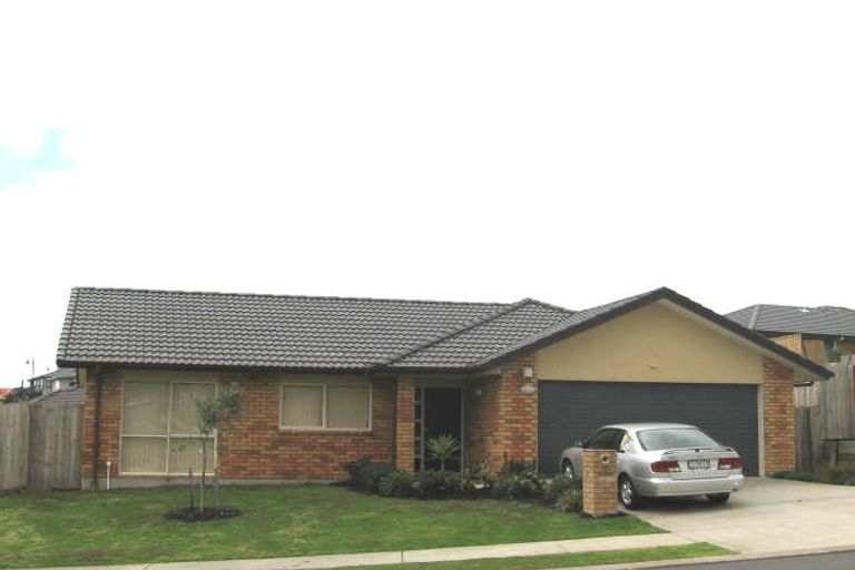 Photo of property in 23 Lake Panorama Drive, Henderson, Auckland, 0612