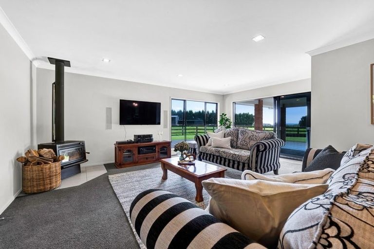 Photo of property in 939 Main North Road, Onaero, Waitara, 4383