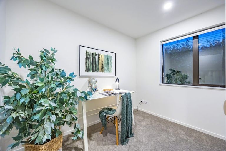 Photo of property in 3c Dawnhaven Drive, Te Atatu Peninsula, Auckland, 0610