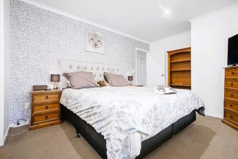 Photo of property in 8a Prospect Terrace, Pukekohe, 2120
