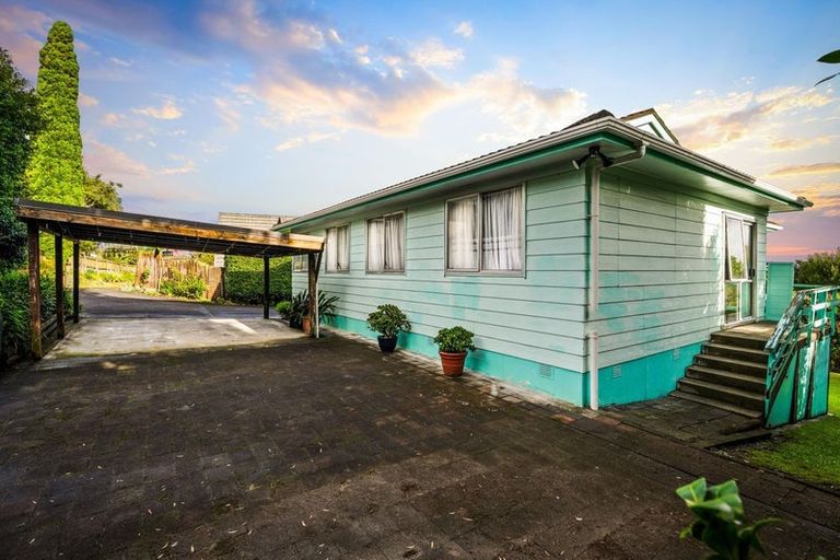 Photo of property in 18 Peterhouse Place, West Harbour, Auckland, 0618
