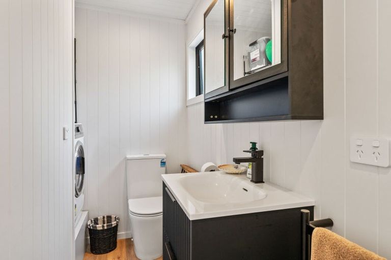 Photo of property in 29 Parawera Drive, Acacia Bay, Taupo, 3330