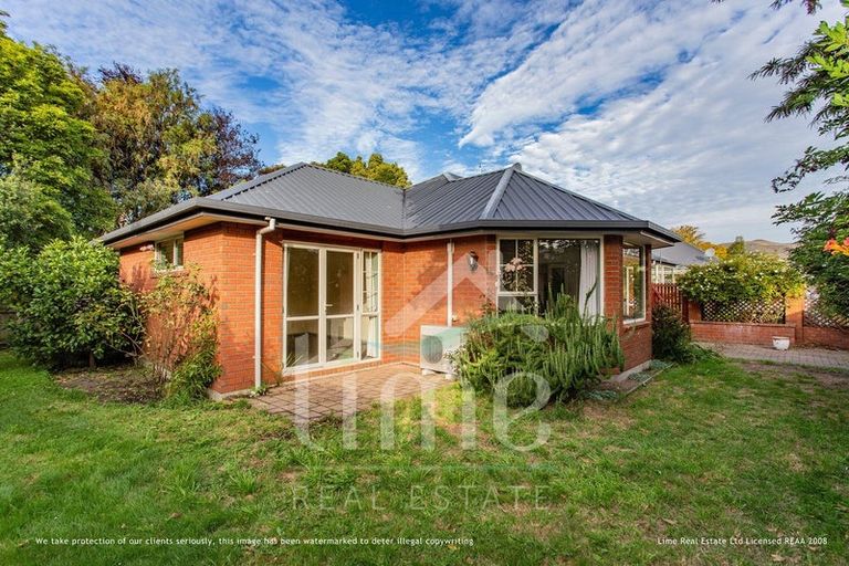 Photo of property in 23 Somerfield Street, Somerfield, Christchurch, 8024