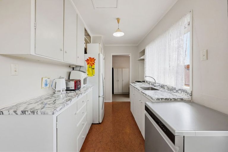 Photo of property in 2/23 Butley Drive, Farm Cove, Auckland, 2012