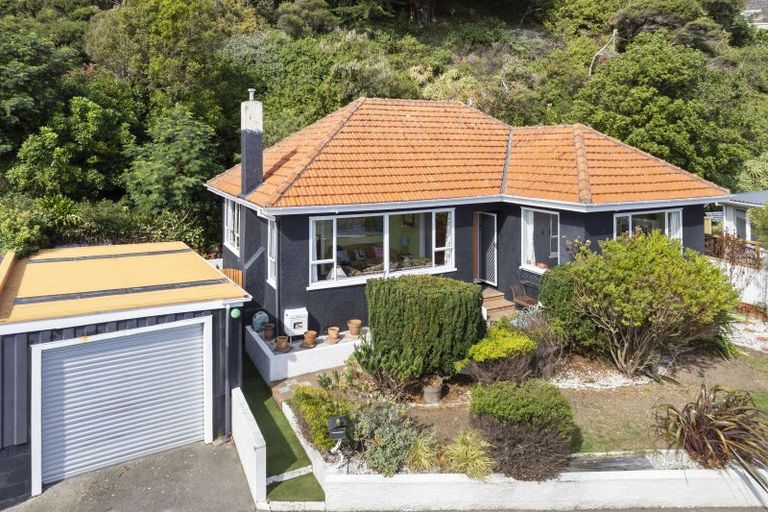 Photo of property in 137 Muritai Road, Eastbourne, Lower Hutt, 5013