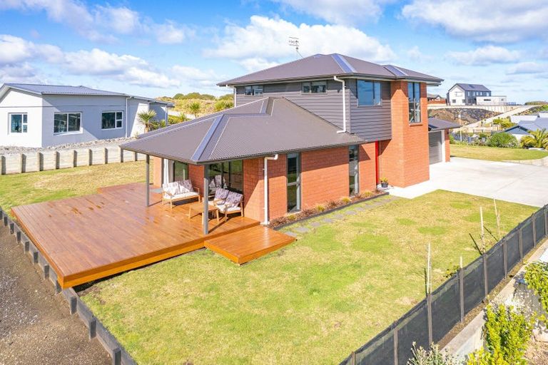 Photo of property in 31 Golf Vue Place, Castlecliff, Whanganui, 4501