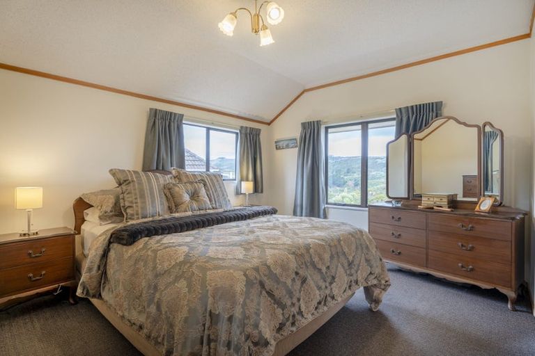 Photo of property in 7 Montrose Grove, Churton Park, Wellington, 6037