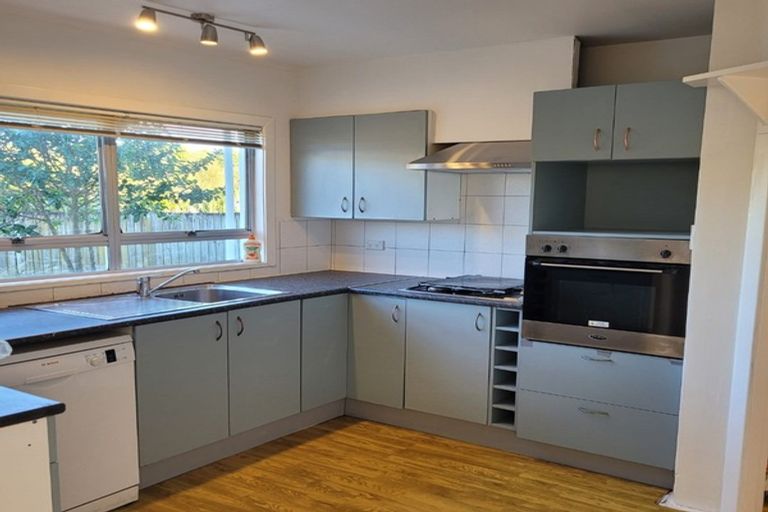 Photo of property in 34 Titoki Street, Te Atatu Peninsula, Auckland, 0610