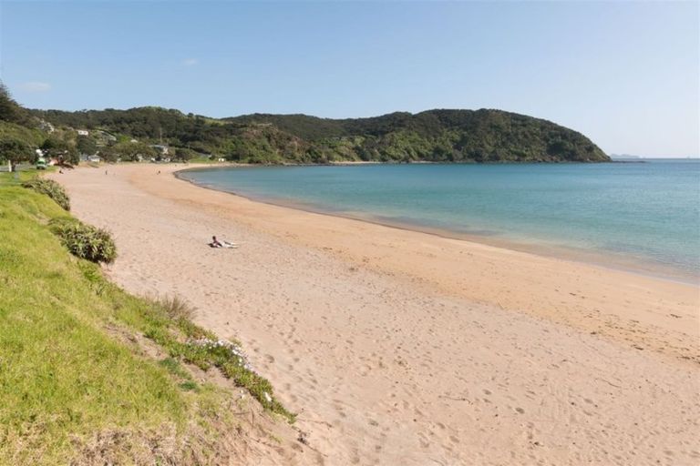 Photo of property in 143 Long Beach Road, Russell, 0202