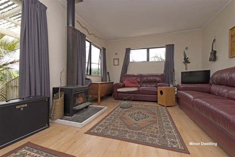 Photo of property in 214 Motutara Road, Muriwai, Waimauku, 0881