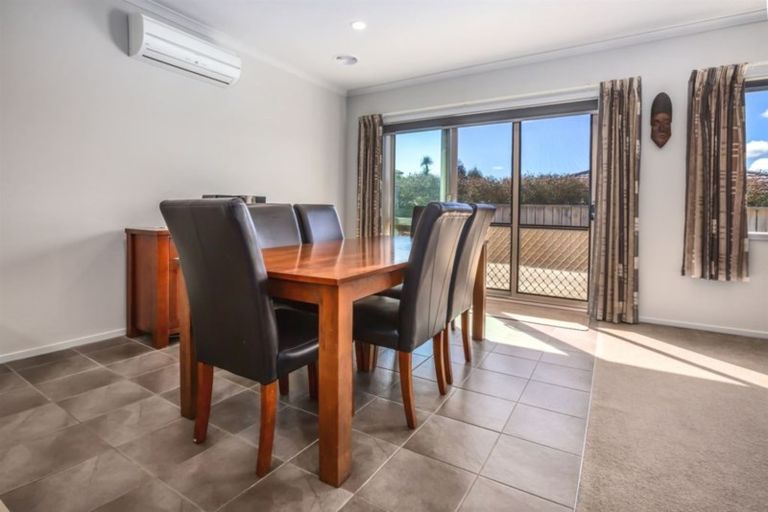 Photo of property in 54 Te Puia Drive, Aotea, Porirua, 5024