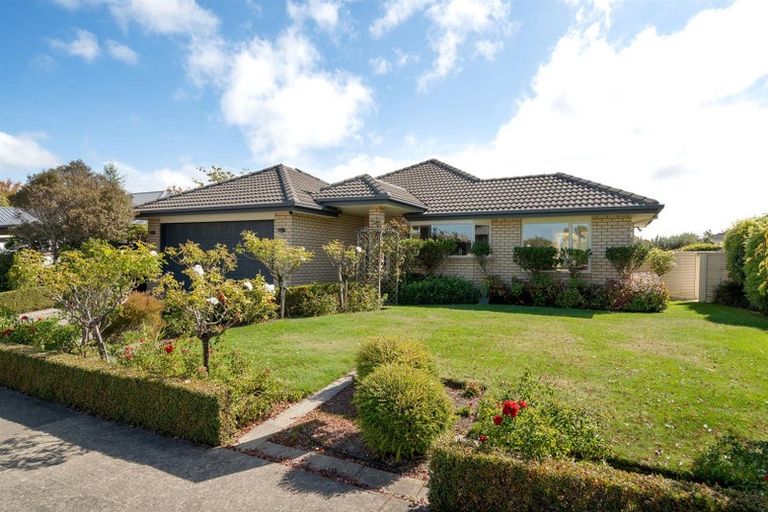 Photo of property in 6 Ross Place, Northwood, Christchurch, 8051