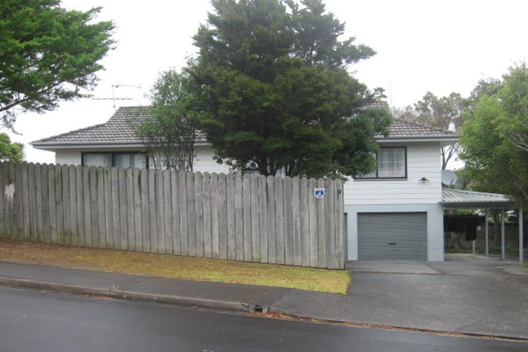 Photo of property in 9 Leiden Place, Totara Vale, Auckland, 0629