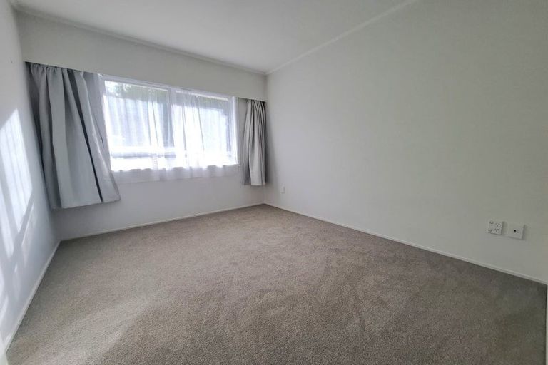 Photo of property in 2/12 Lydia Avenue, Northcote, Auckland, 0627