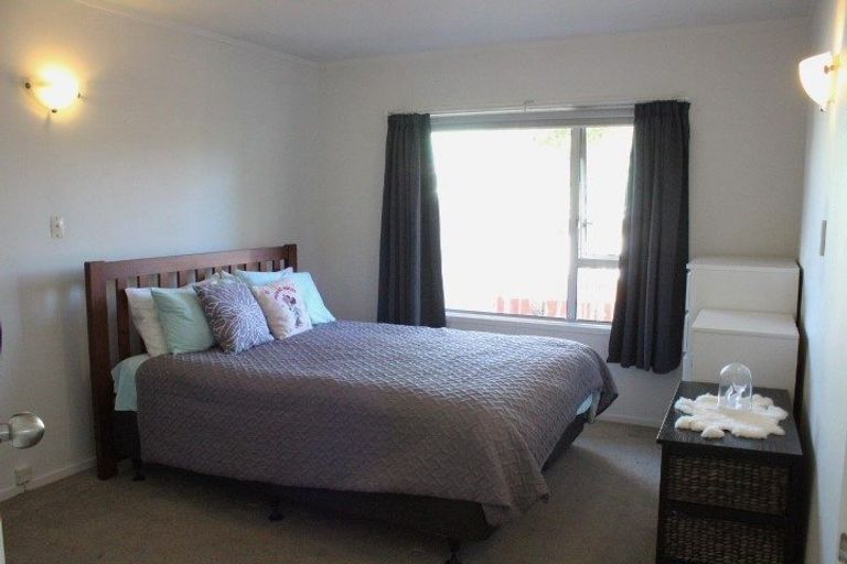 Photo of property in 2/123a Gossamer Drive, Pakuranga Heights, Auckland, 2010